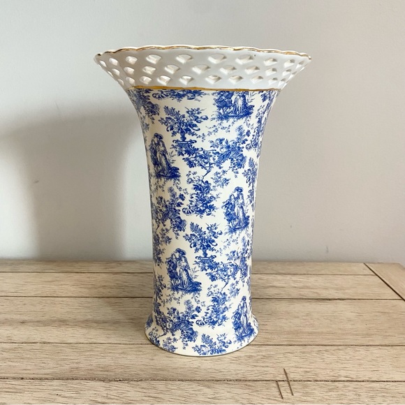 Vintage Accents Vintage Blue And White Toile Vase Formalities Baum